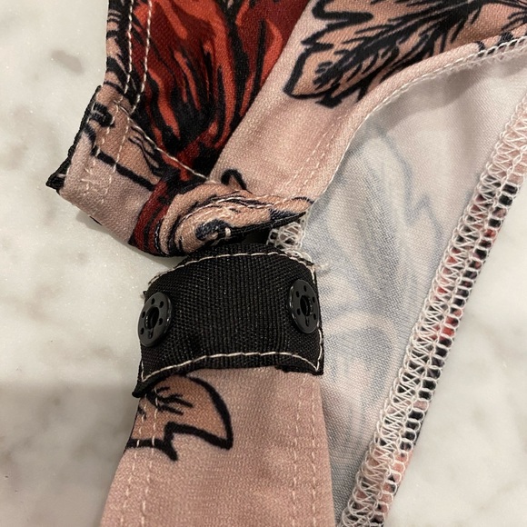 For Love & Lemons FLORAL IRIS BODYSUIT - Picture 4 of 6
